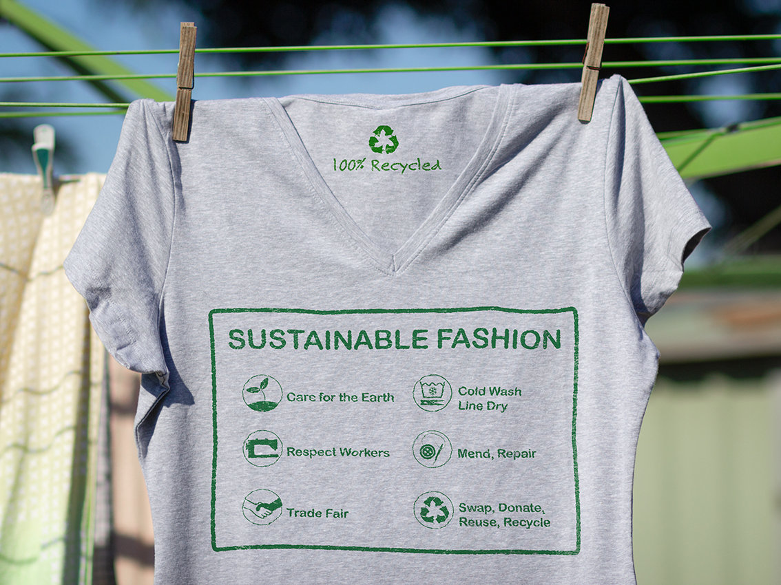 camiseta gris de tejidos sostenibles